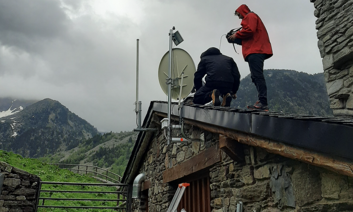 AR+I inicia una prova pilot per mesurar la precipitació al país per mitjà de la instal·lació d’antenes parabòliques