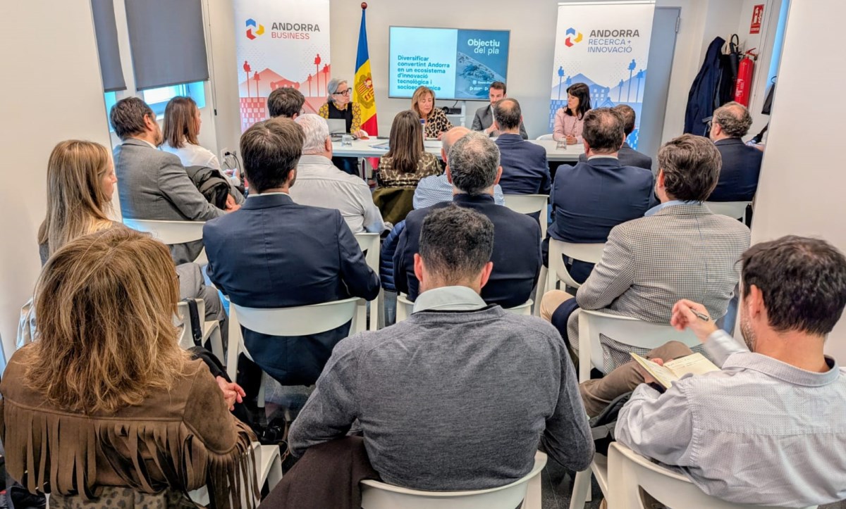 La ministra Marsol explica el Pla Nacional per a la Innovació i la Diversificació a agents econòmics i socials del país