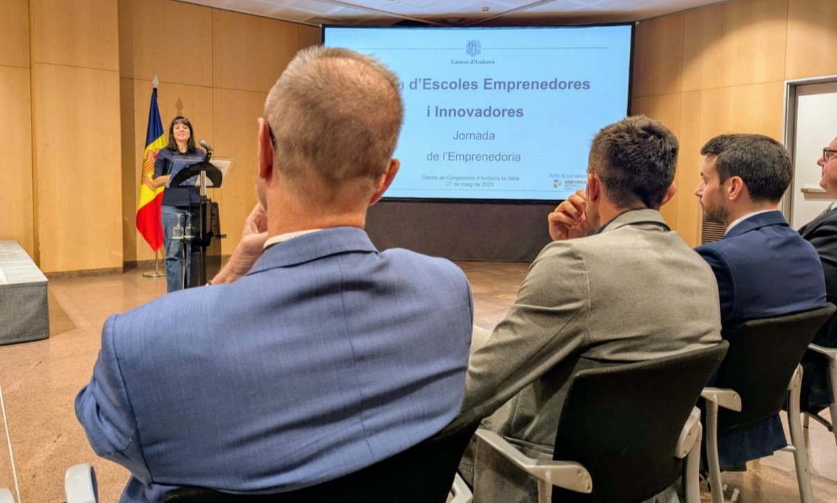 Set centres participen en la primera Jornada de l’Emprenedoria Escolar